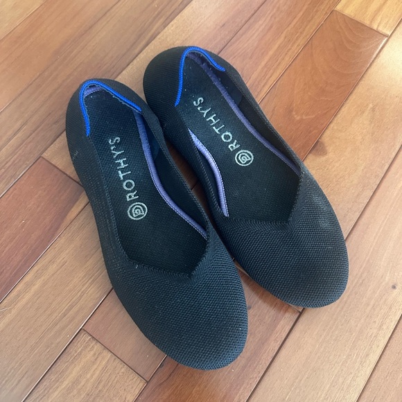 Black Rothy’s flats - Picture 2 of 4